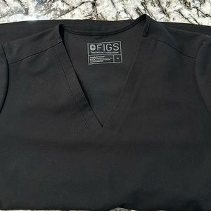 Figs color Black Top size Medium with two pockets